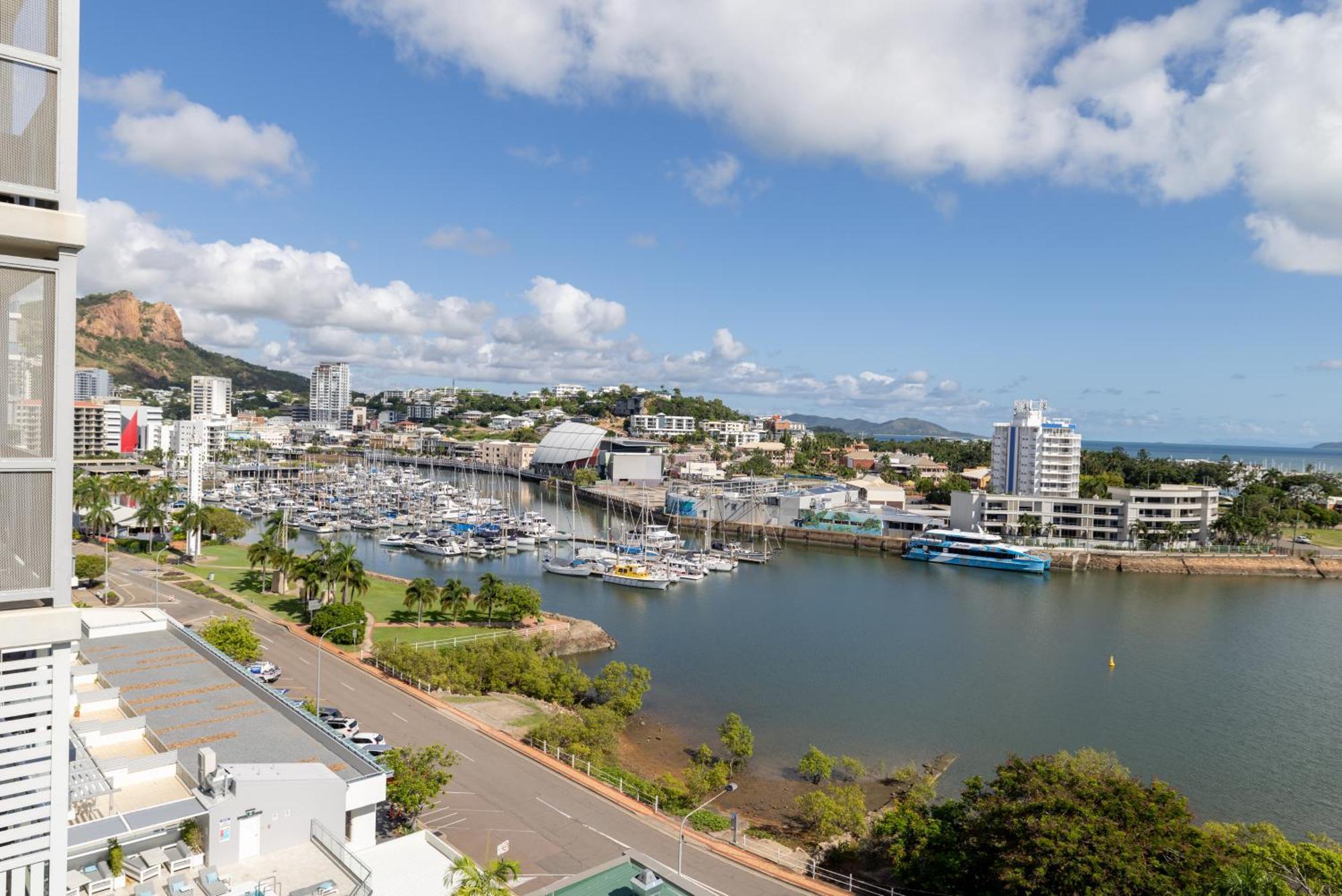 Oaks Townsville Metropole Hotel Ngoại thất bức ảnh